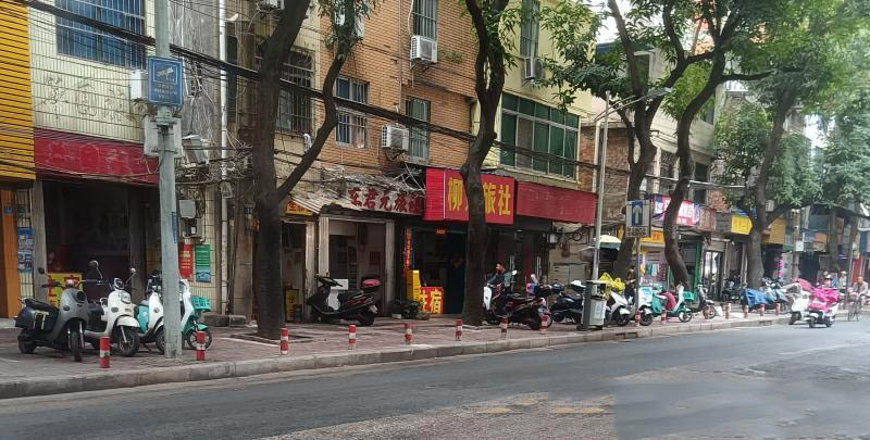 火车站附近泄火小巷-买色网