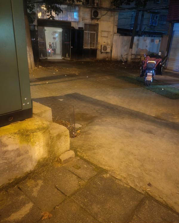 暗巷-买色网