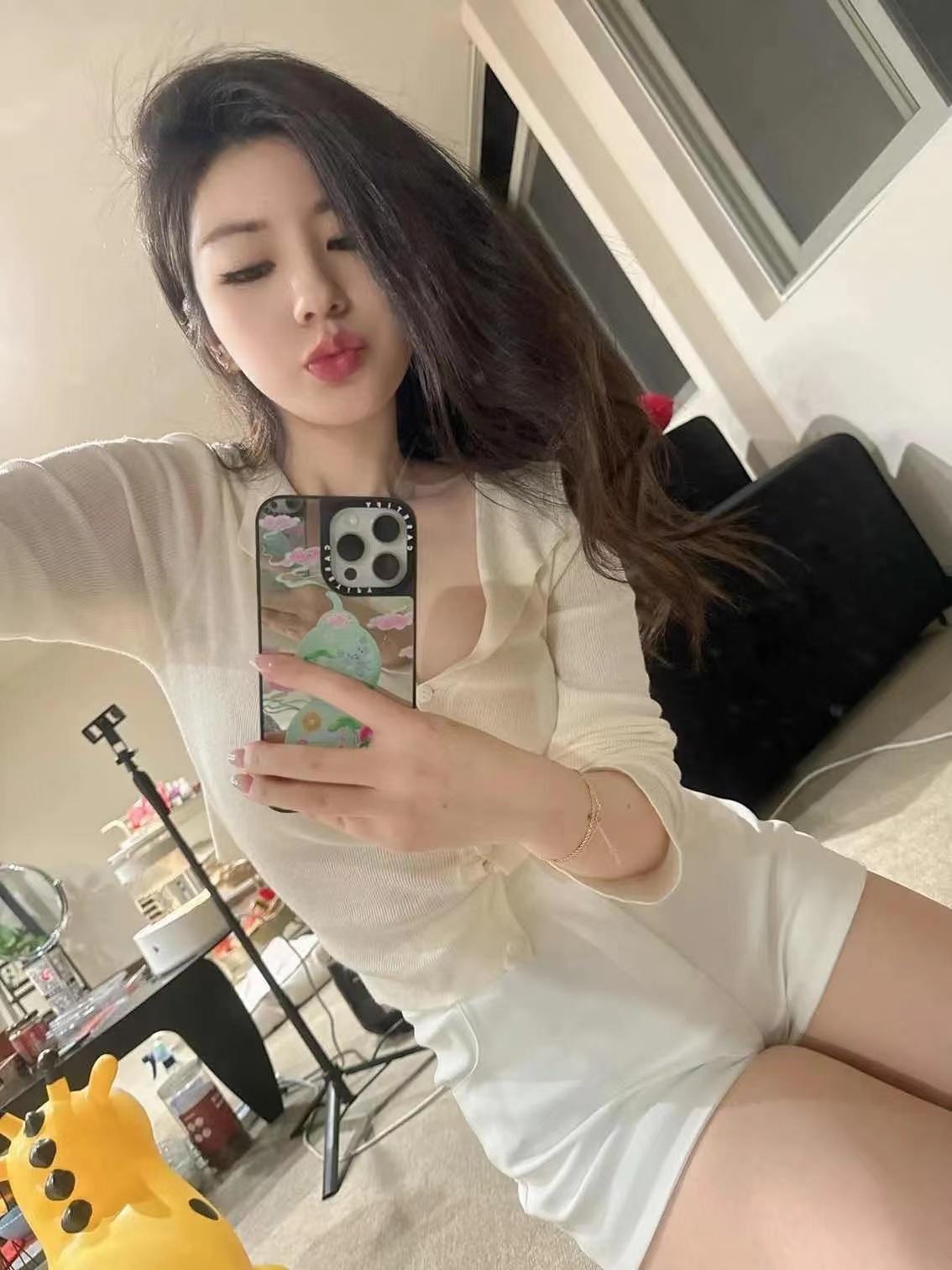 风骚大胸服务系老师-买色网