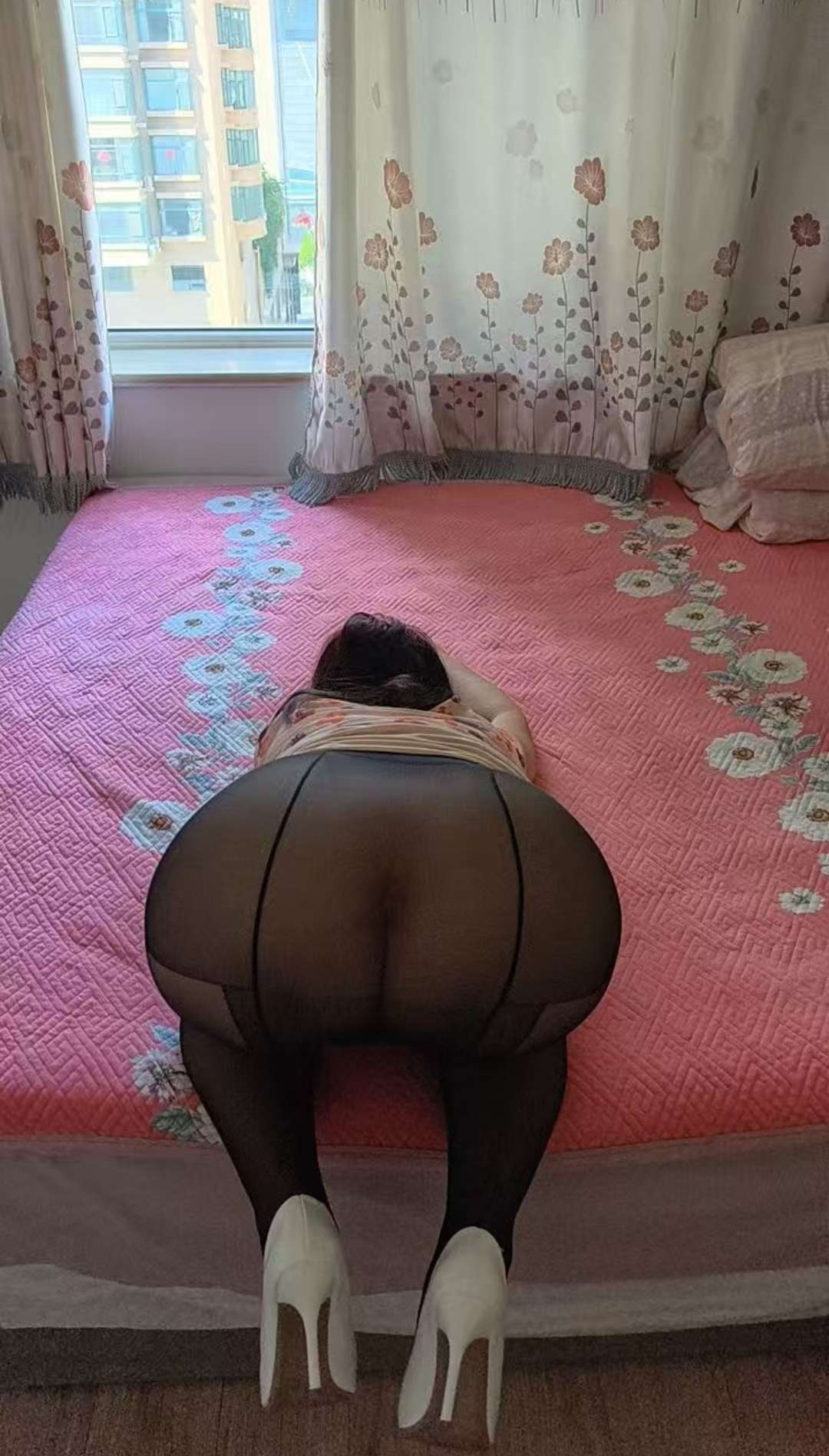 妩媚的熟女少妇-买色网