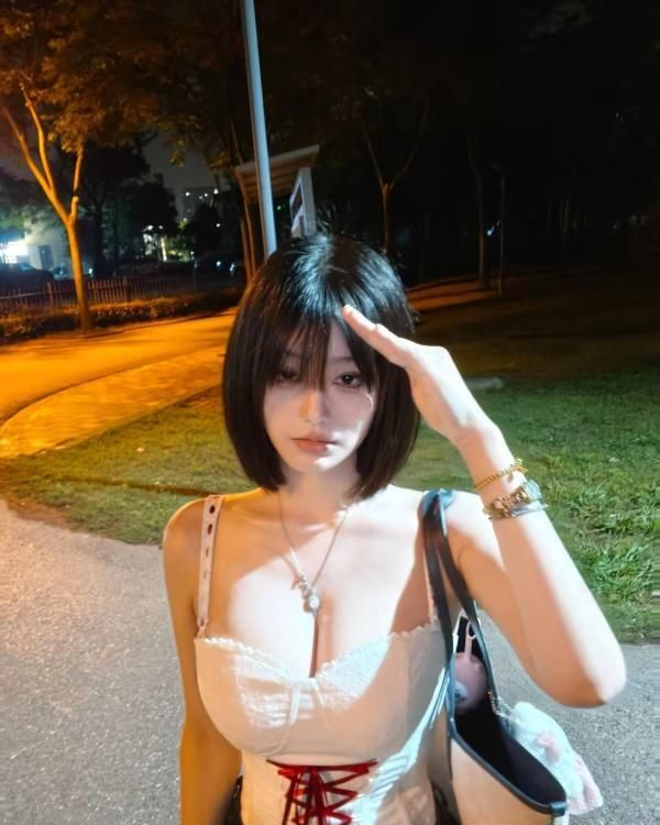 性感美乳小希-买色网
