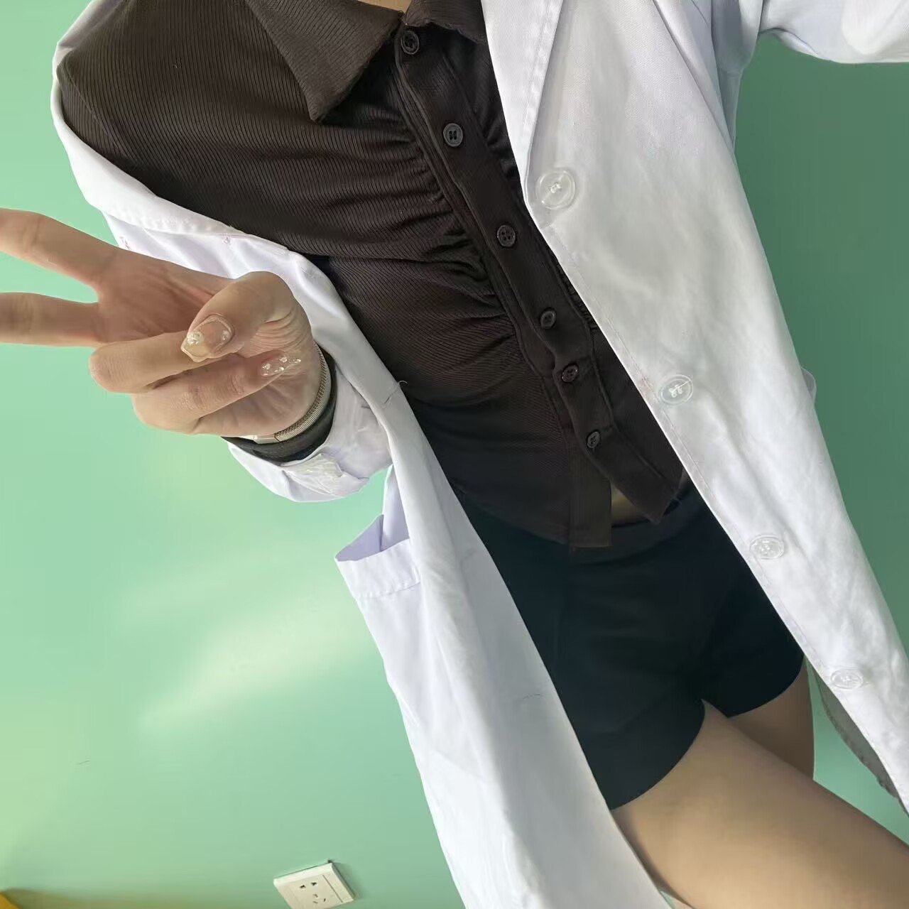 反差婊医生婉月-买色网