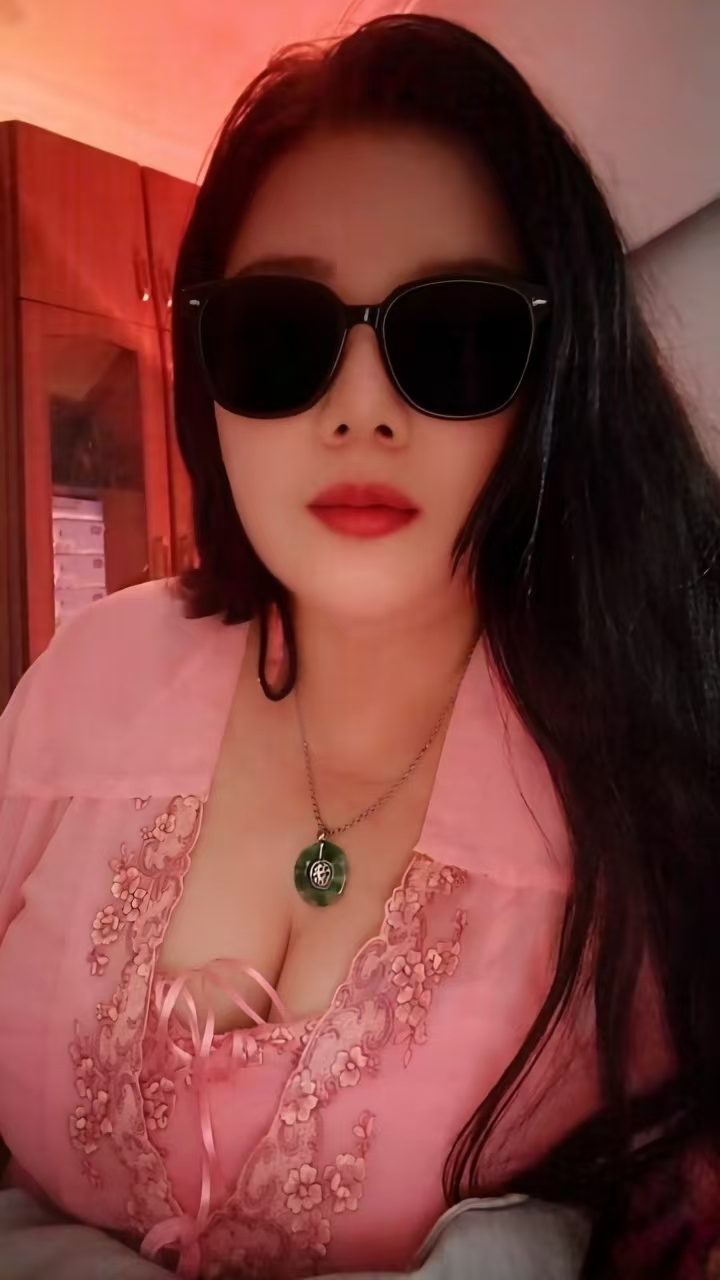 36D丰满成熟少妇-买色网