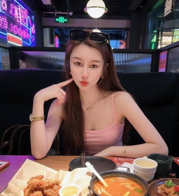 罗湖媚眼美臀御姐-买色网