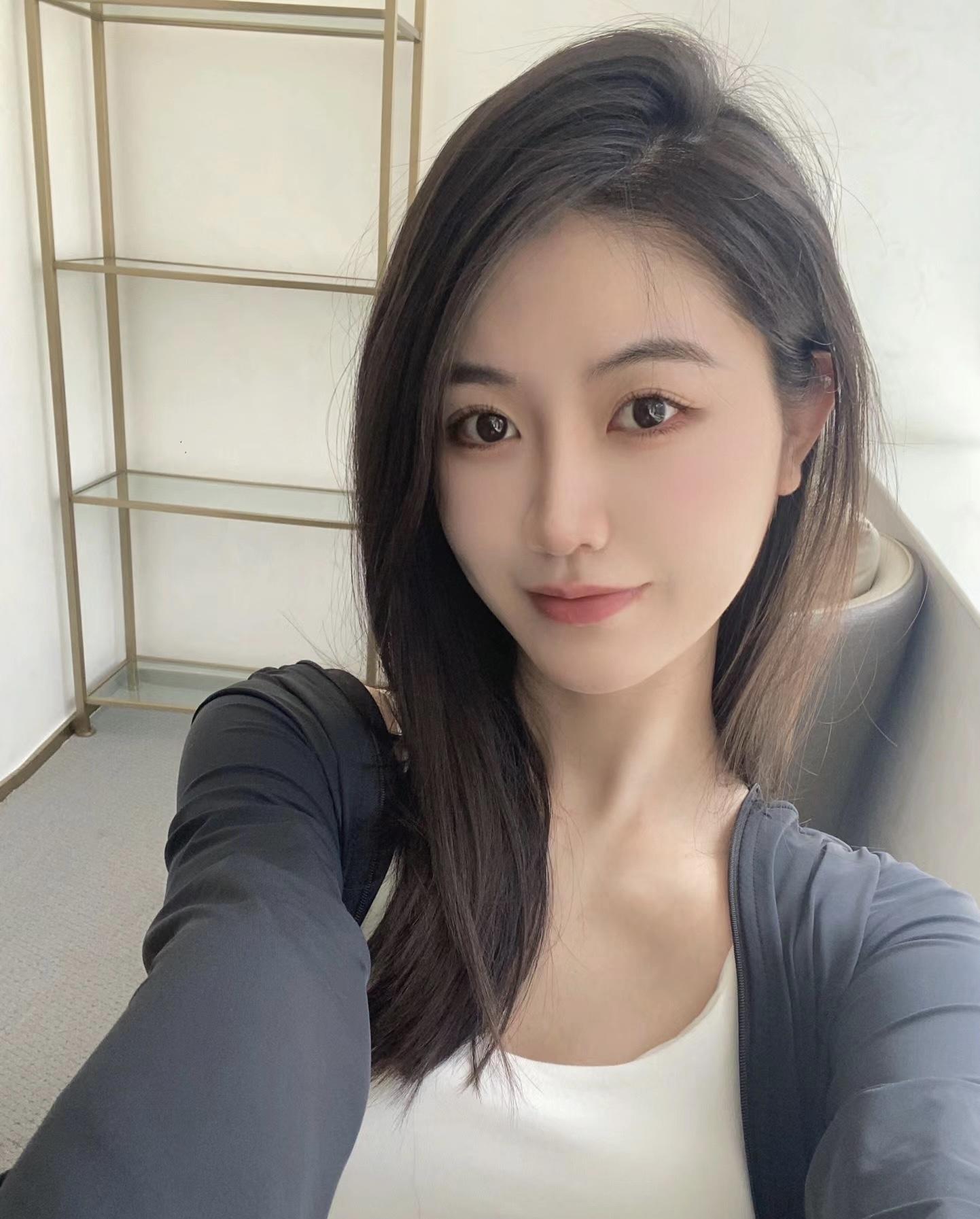 漂亮身材妹子黑丝长腿-买色网