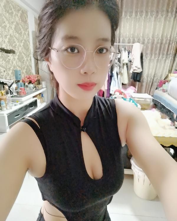 口活超棒御姐女友鱼儿-买色网