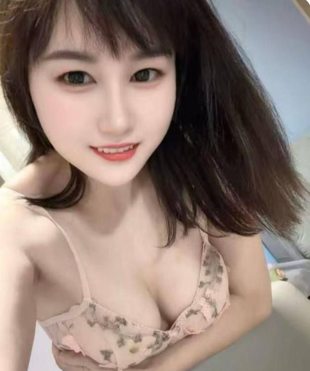 前凸后翘颜值小妹-买色网