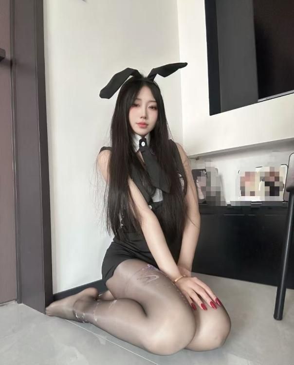 极品嫩妹细腿美乳活好-买色网