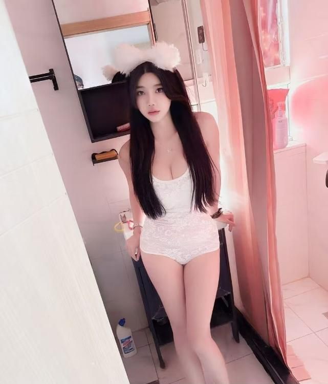 武候零零后巨乳老师-买色网