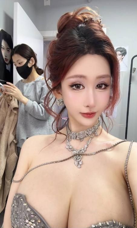 性感巨乳完美身材善朵-买色网