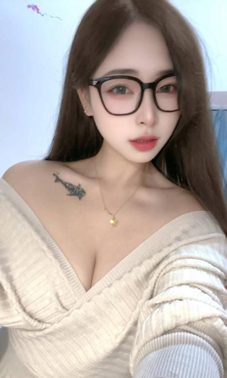 主动风骚美乳小耳朵-买色网