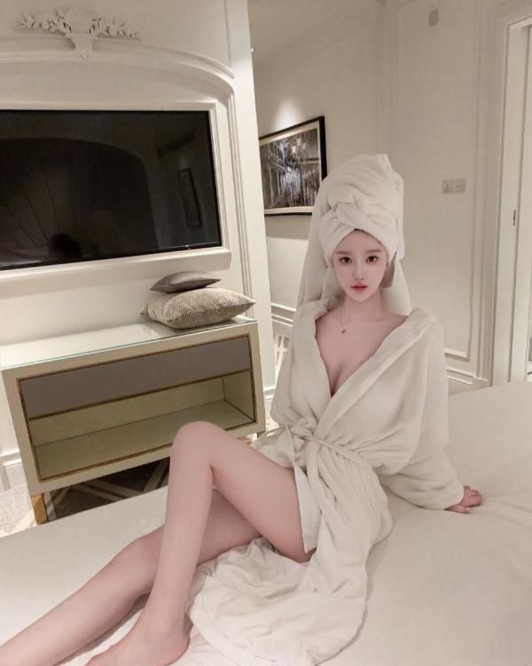人美波圆身材好妹子配图2