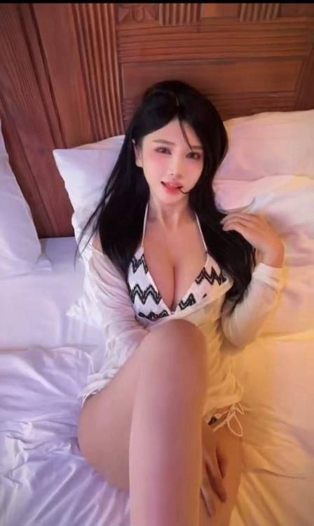 曹路妩媚大奶御姐-买色网
