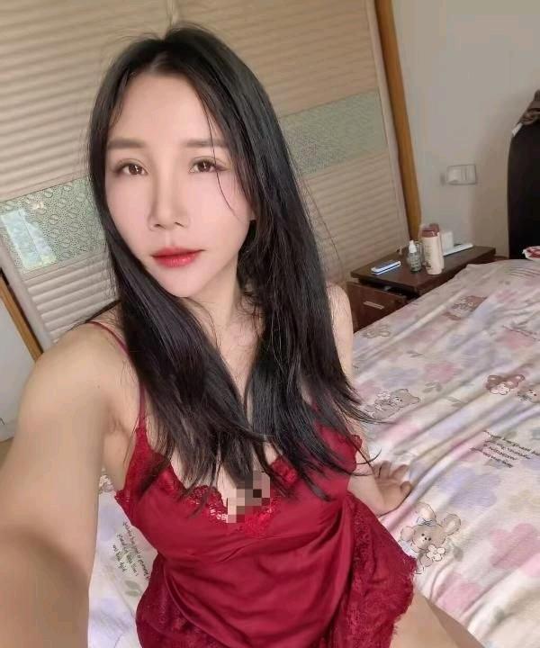 小蜜蜂-买色网