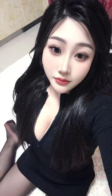 大奶骚货梦琪配图3