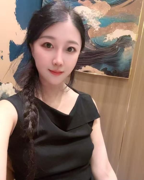 洪山风情旗袍小仙女配图2