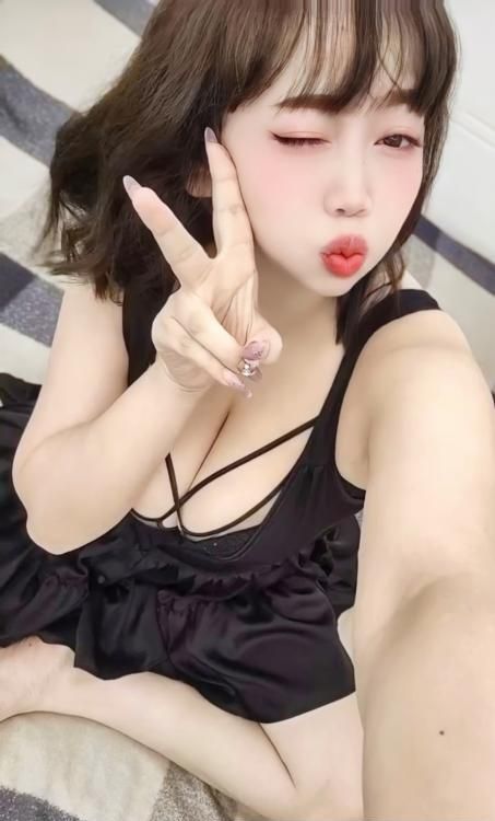 吴中F奶巨乳天雪配图3
