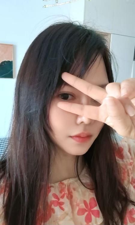 后入翘臀大奶小英配图2