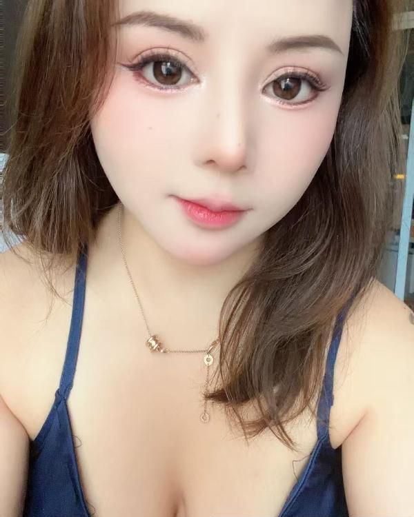 蜀山性感大奶制服诱惑配图3