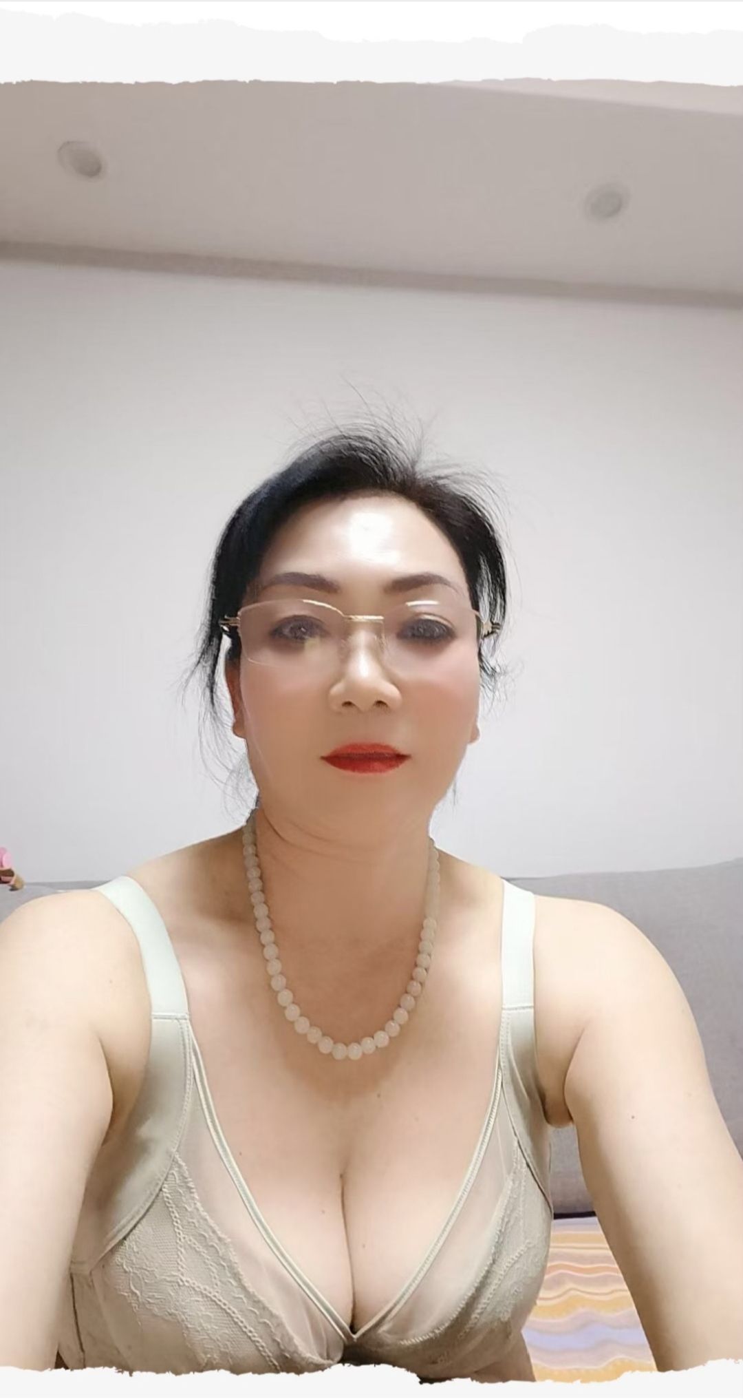南湖性感熟女-买色网