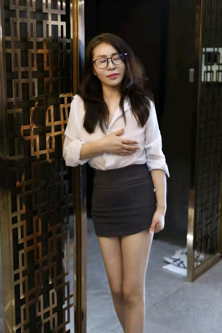 sm三通服务型熟女配图2