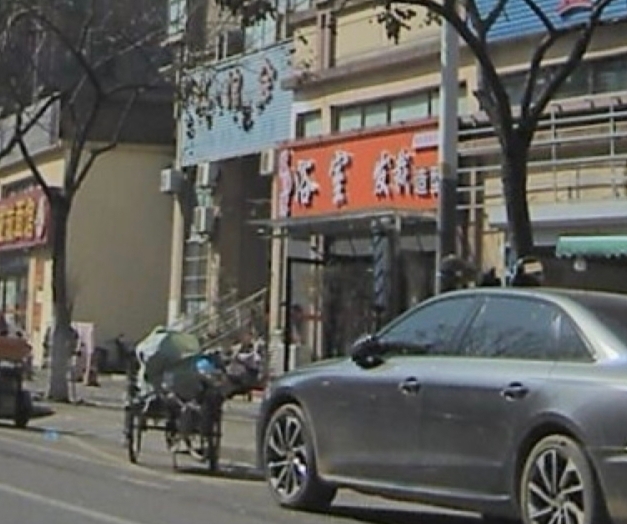 江北居民区旁浴室-买春楼