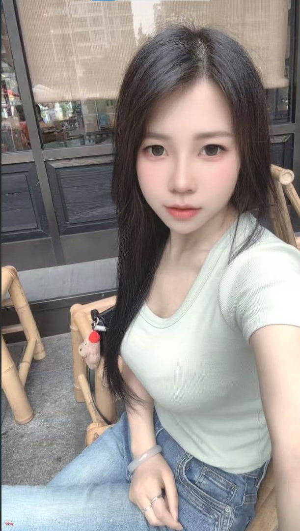 丰乳肥臀美艳少妇配图3