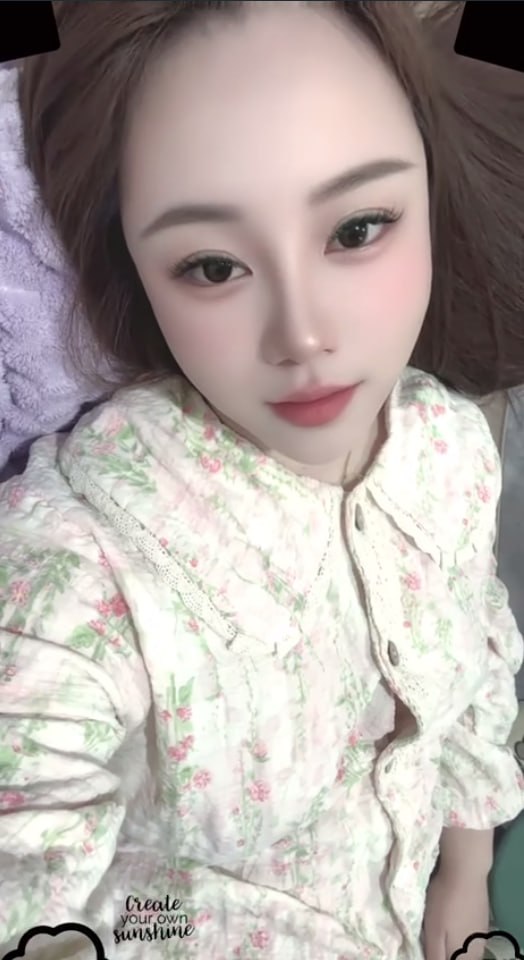 服务系气质骚妇配图2