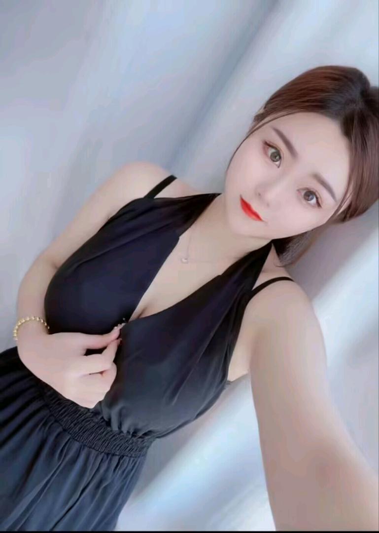 南京南站唯美清新大胸妹-买色网