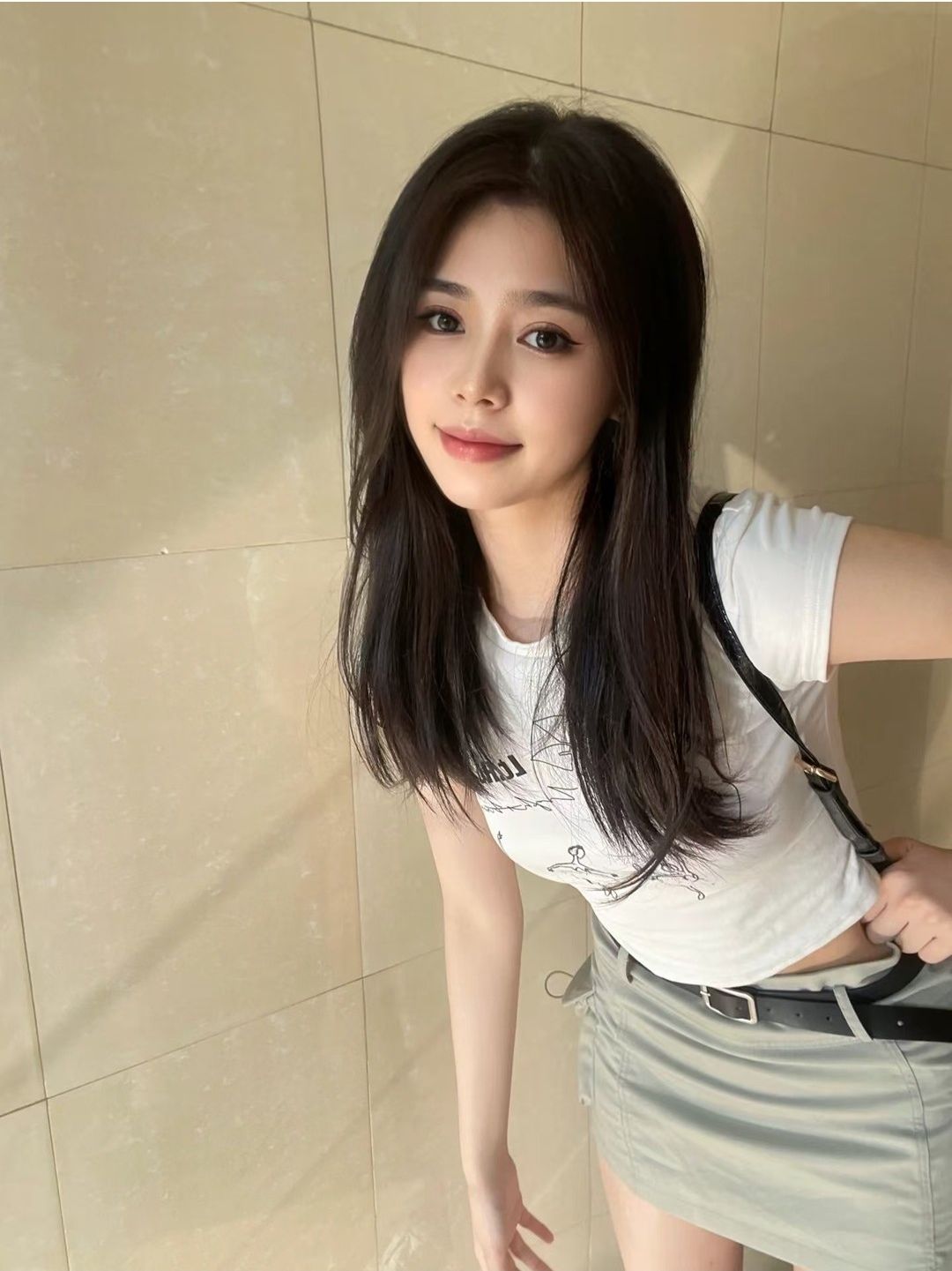 云锦路地铁站附近大美女-买色网