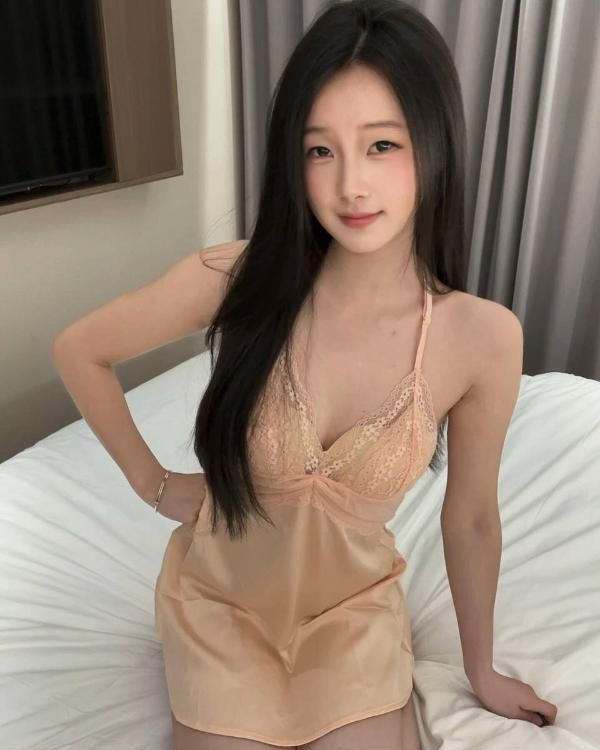 天河邻家嫩妹小雪配图1
