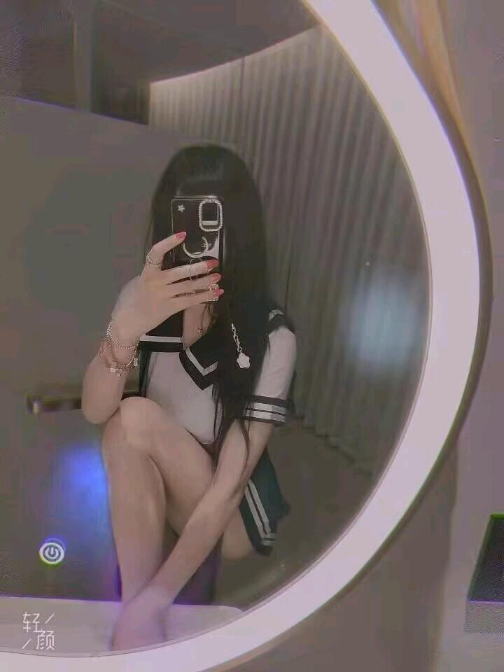 南阳黑丝骚妇配图2