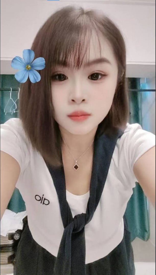 高挑性感身材颜值嫩妹配图1