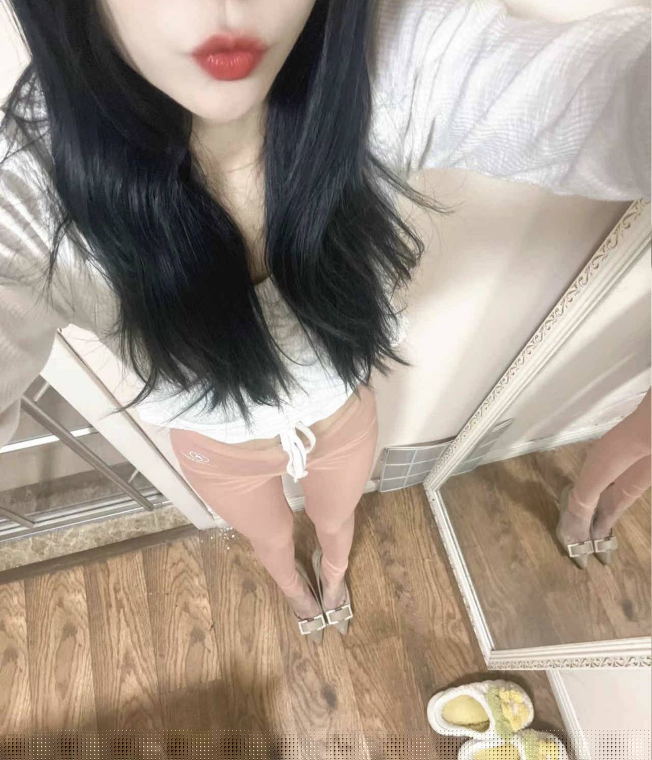 身材纤瘦易高潮的婷儿配图3