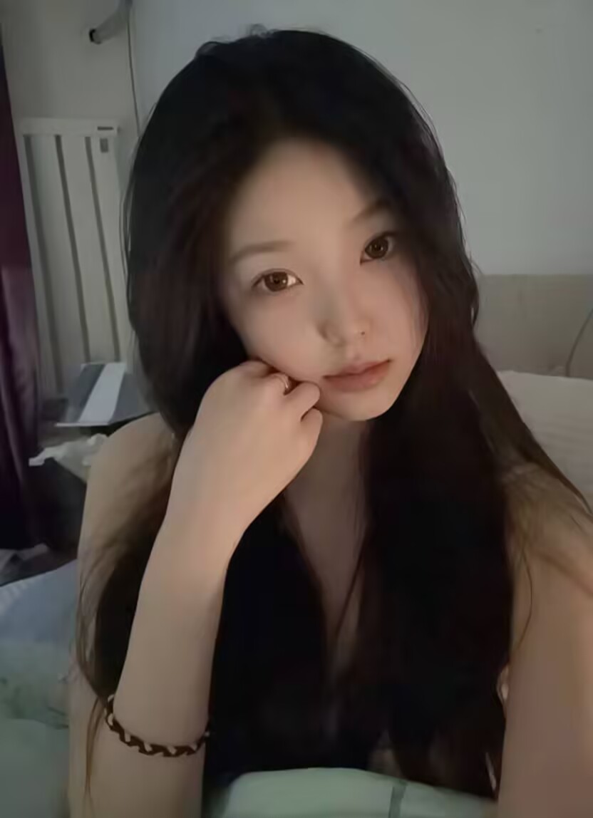 妩媚性感大学生配图2