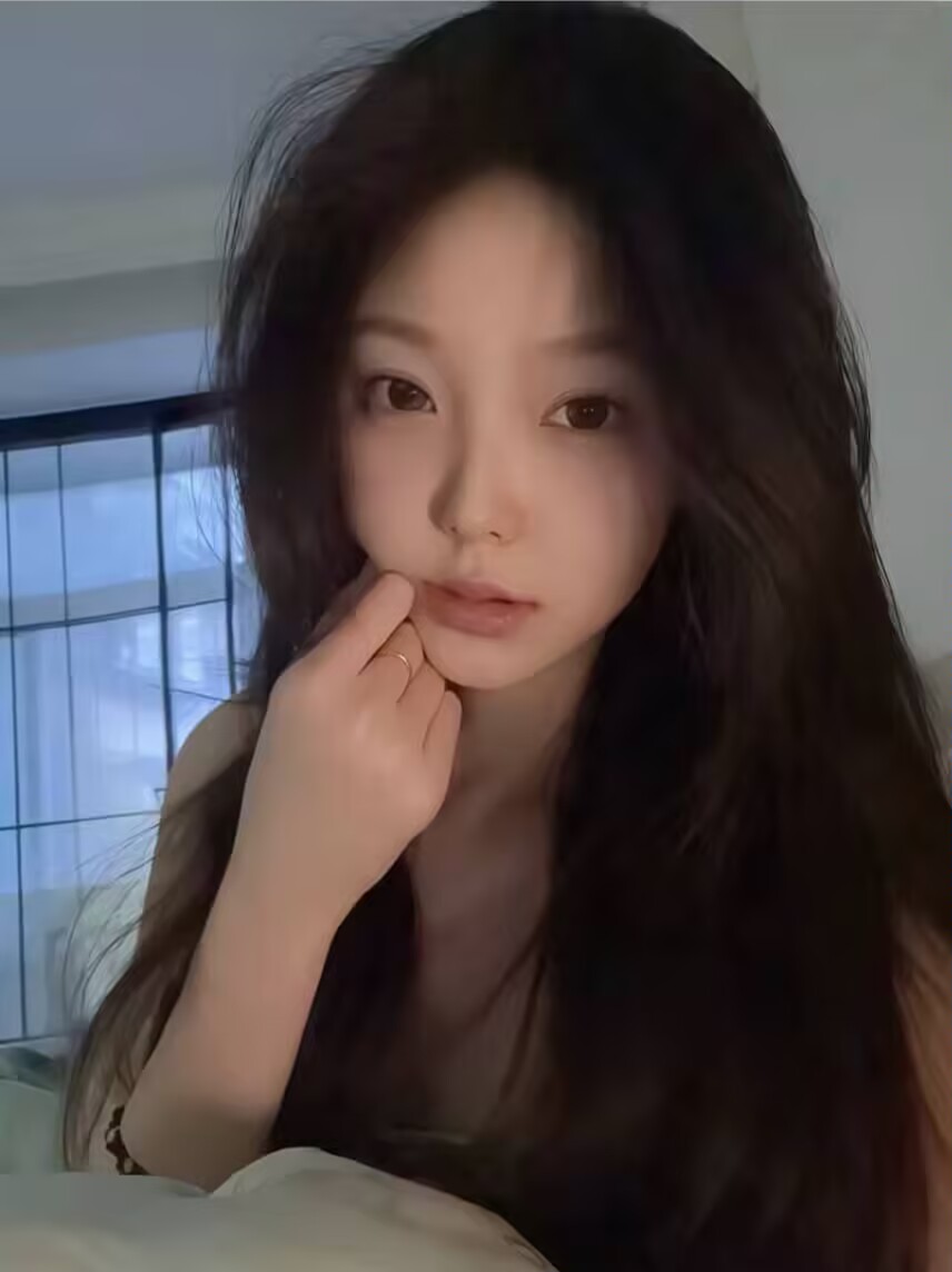妩媚性感大学生配图3