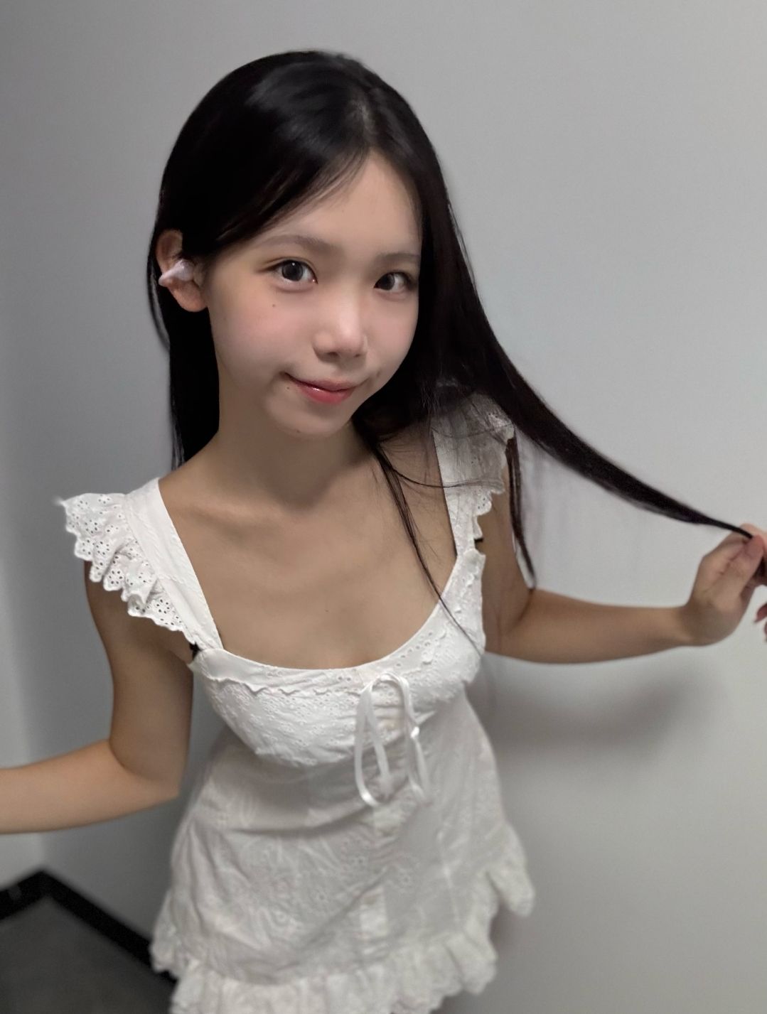 大连清纯小嫩妹配图4