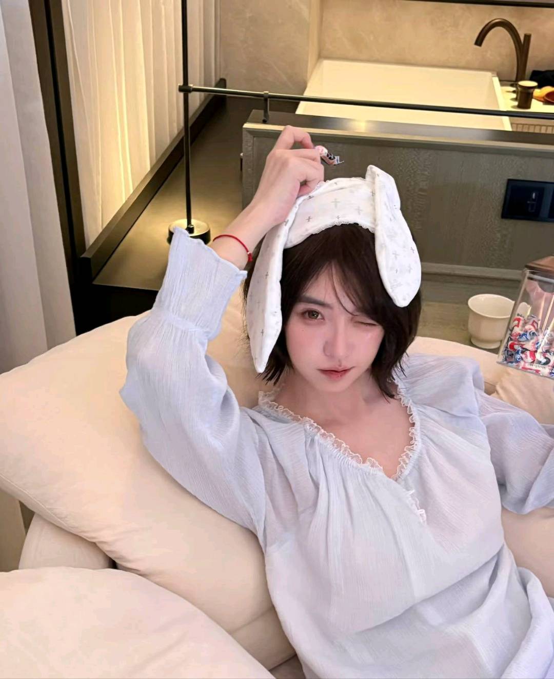 妖娆黑丝包臀很妩媚-品茶社