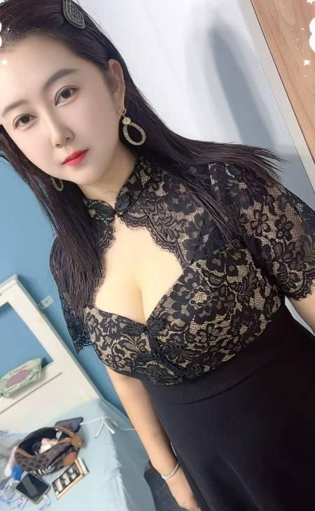 长腿巨乳雯雯少妇-品茶社