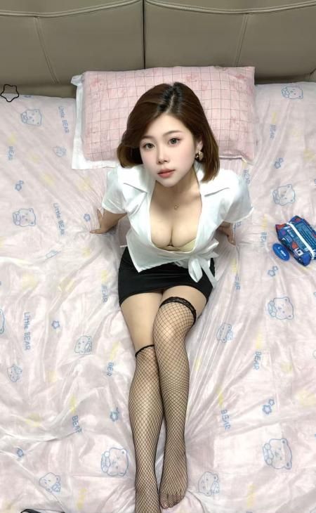短发大白屁股嫩妹-买色网