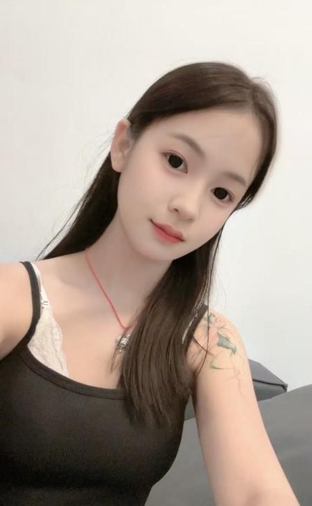 江岸小嫩妹超粉配图1
