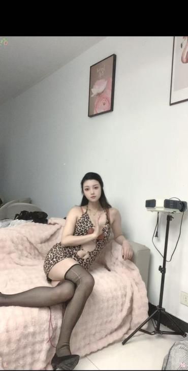 软软奶子小妞妞配图3