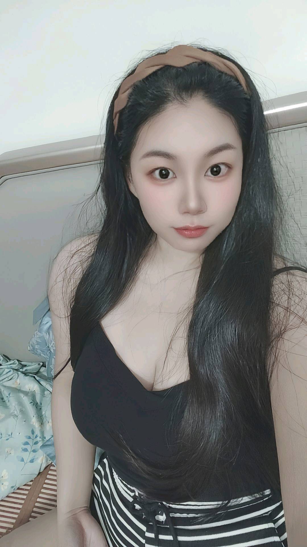 成熟大胸女思思配图2