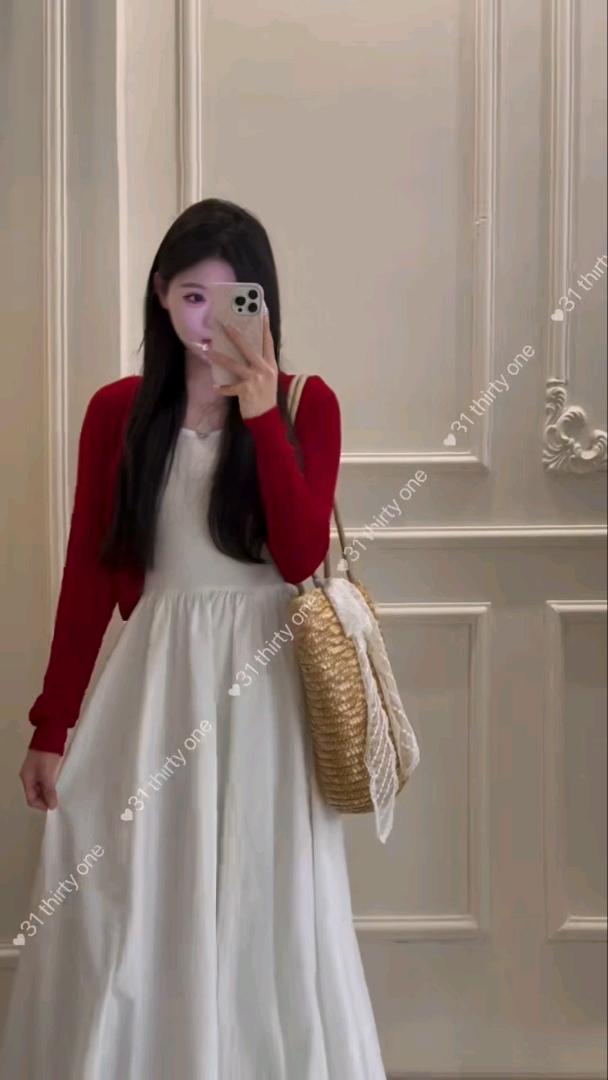 丝袜美腿御姐风配图1