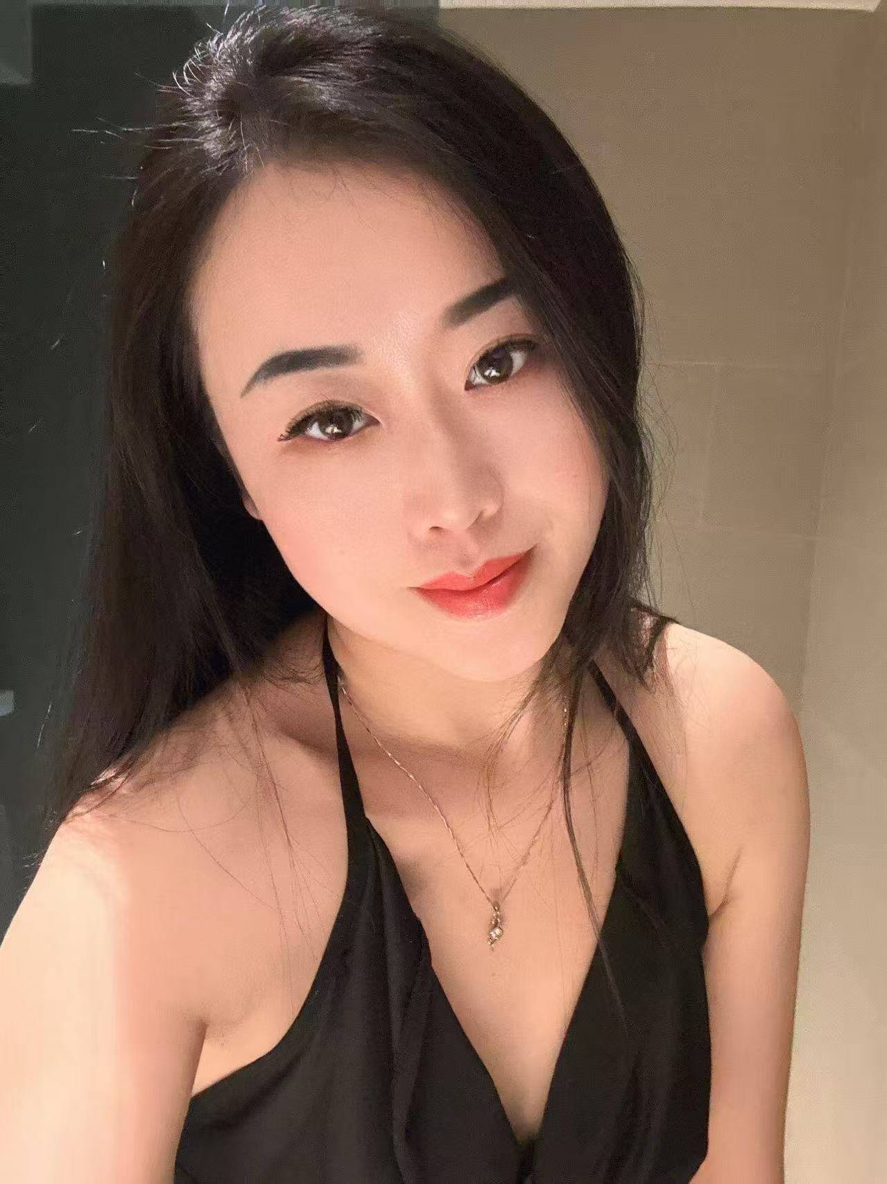 性感小骚货配图1