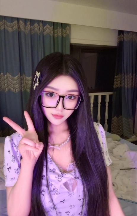 性感诱惑小女友配图3