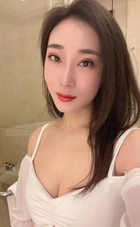 丰满迷人美少妇-买春楼
