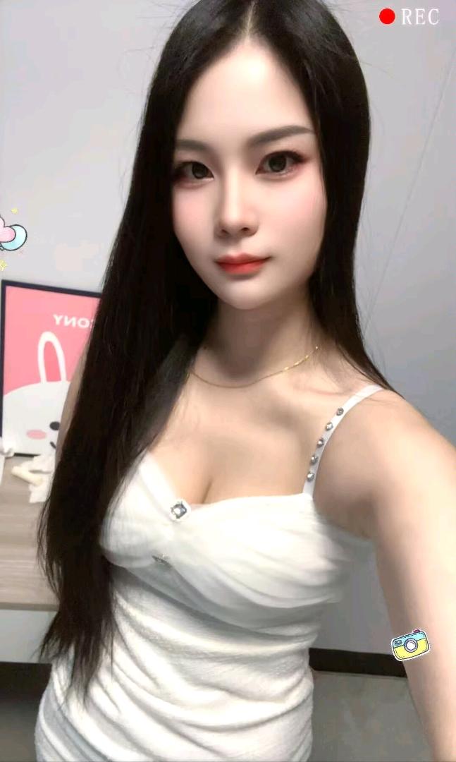 大胸兼职妹妹配图2