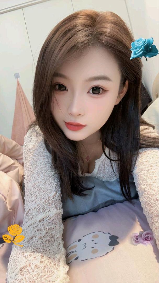 深喉童颜巨乳妹配图1