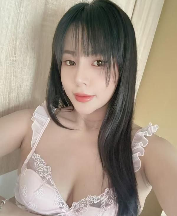 风骚大屁股嫩逼会喷水配图3